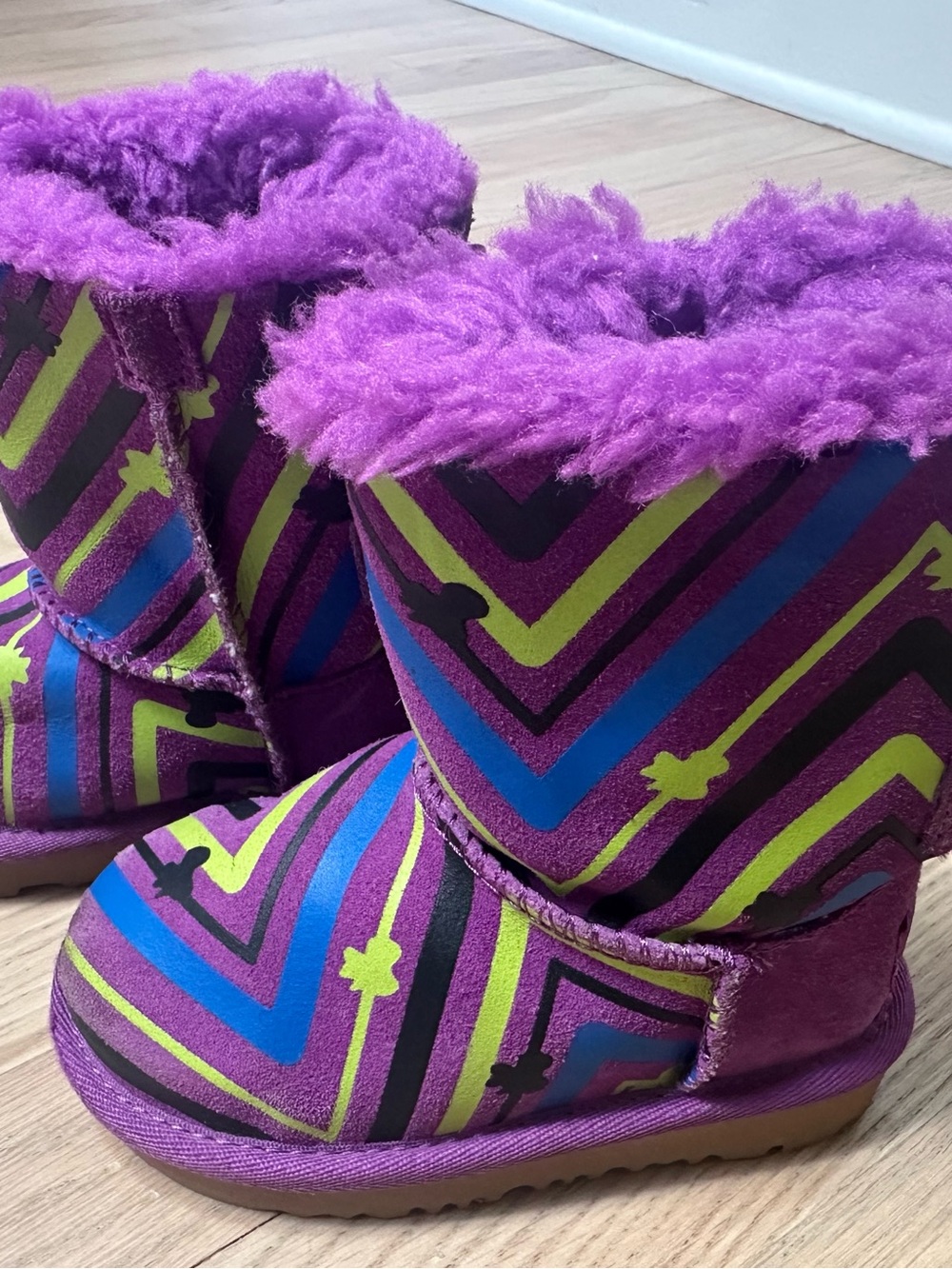 UGG Baby Bow Boots Sz 7
